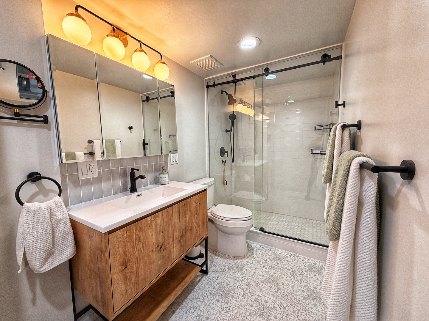 175 E Delaware Place Unit: 5808