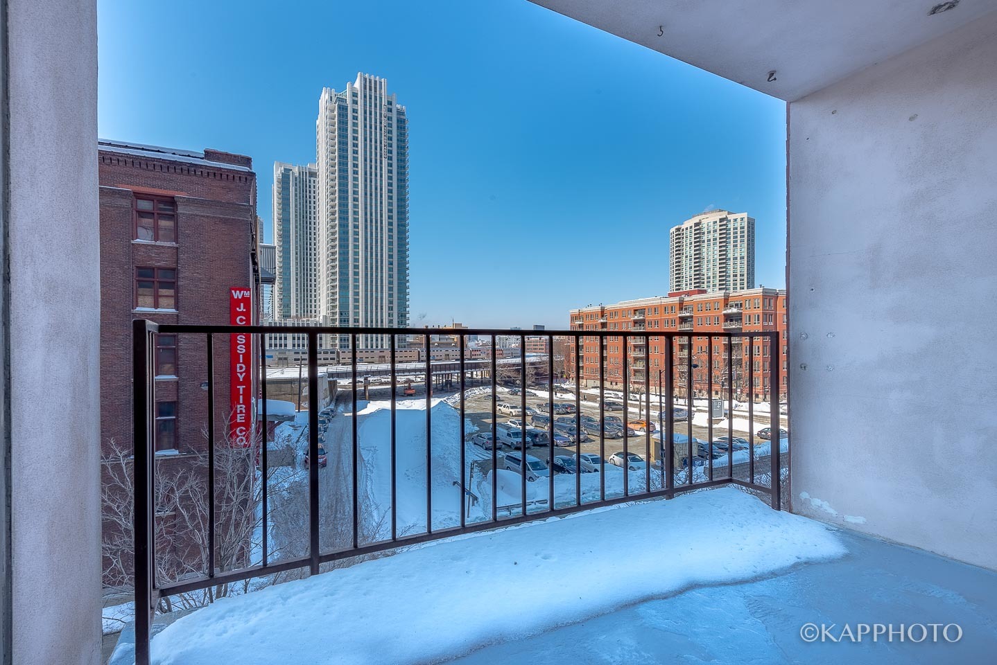 345 N Canal Street Unit: 404