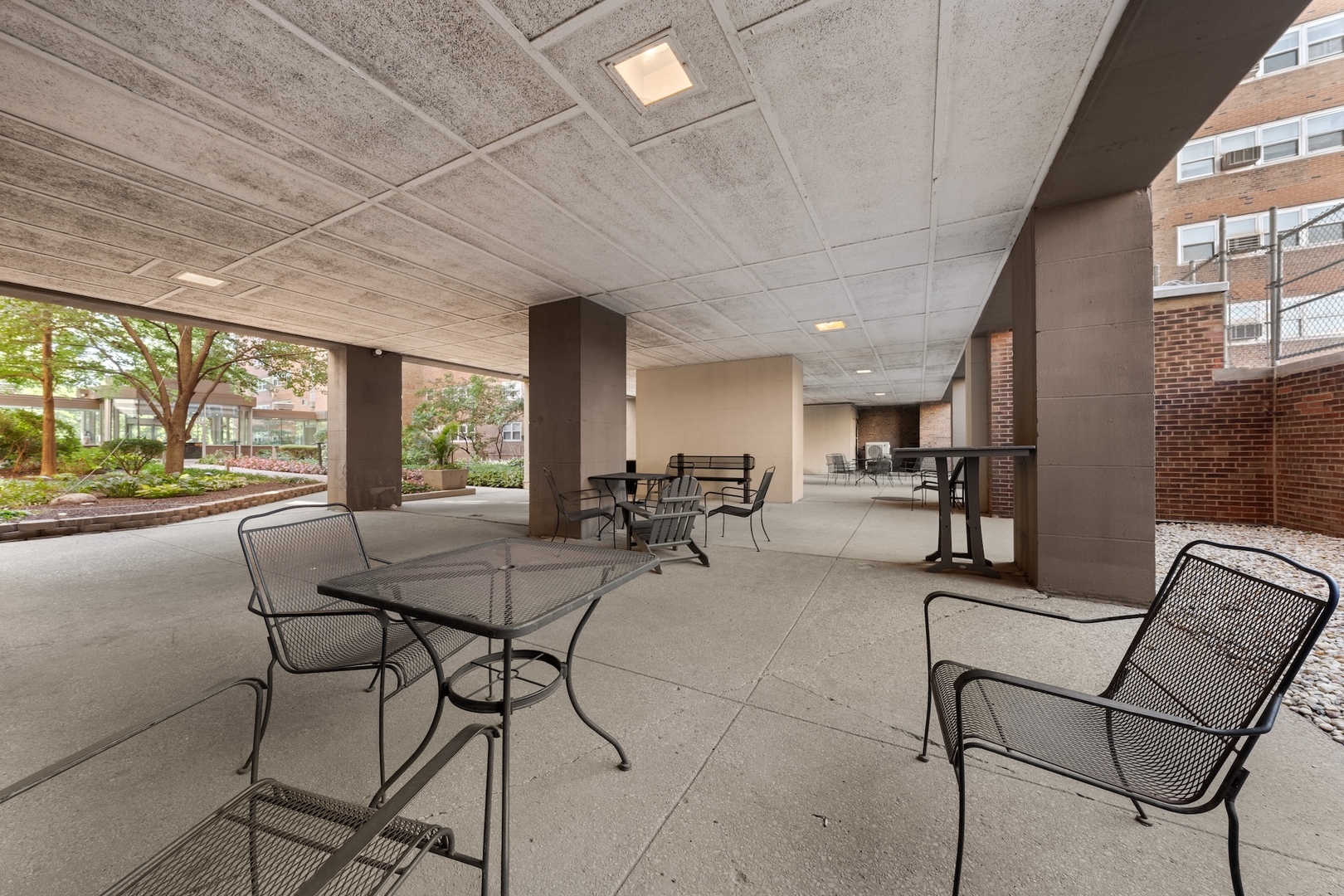 4960 N MARINE Drive Unit: 117