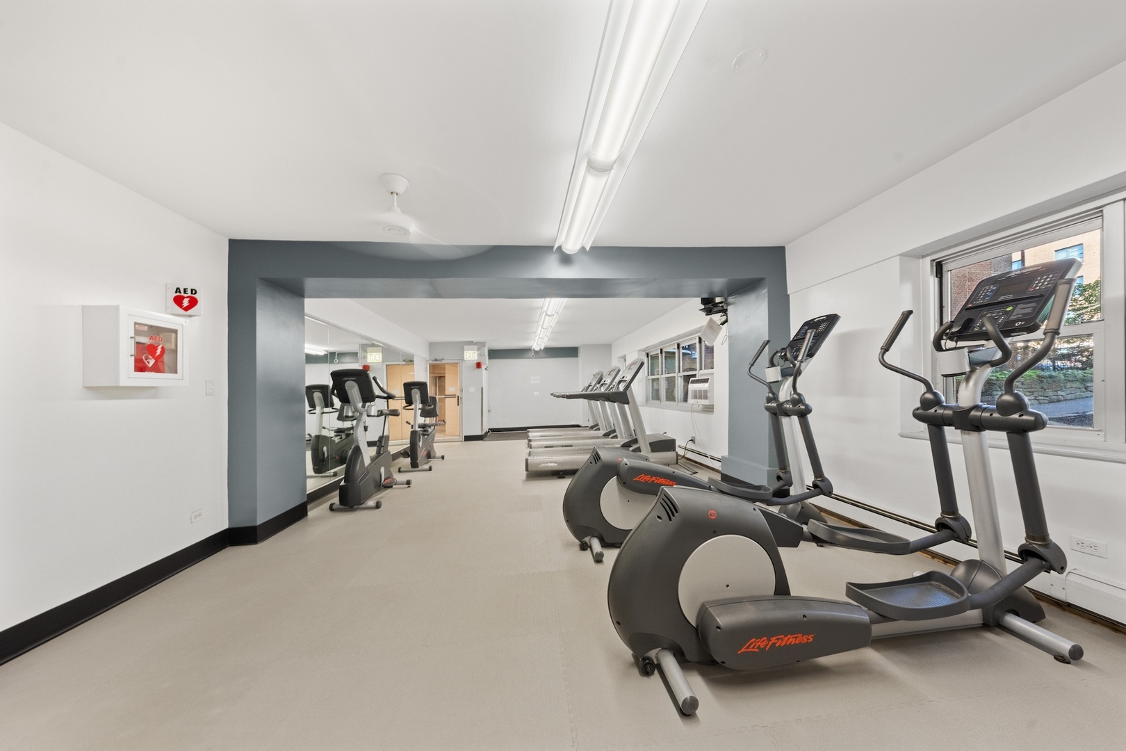 4960 N MARINE Drive Unit: 117