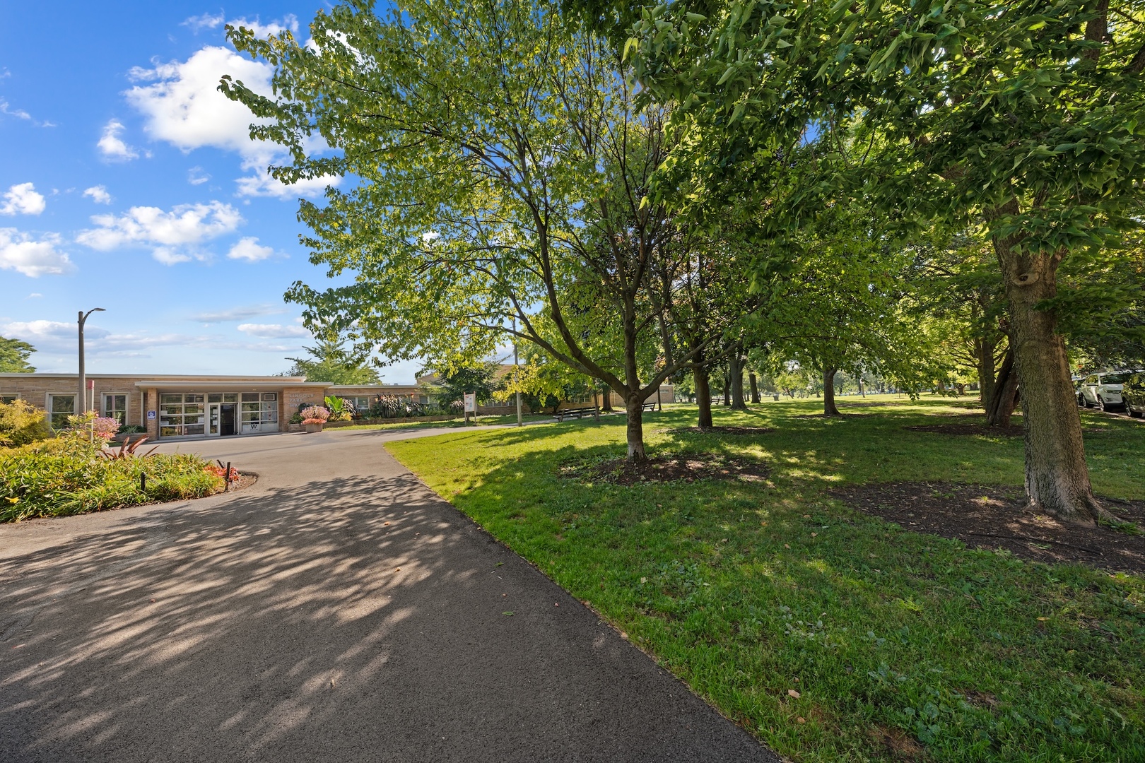 4960 N MARINE Drive Unit: 117