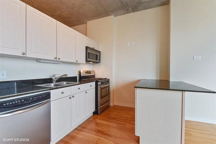 1720 S Michigan Avenue Unit: 2305