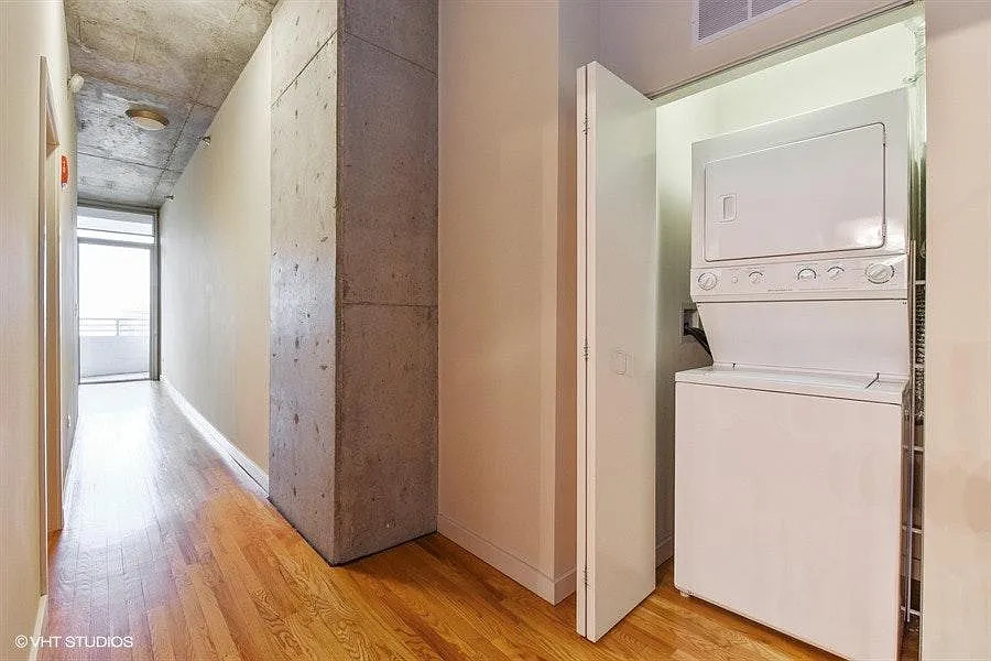 1720 S Michigan Avenue Unit: 2305