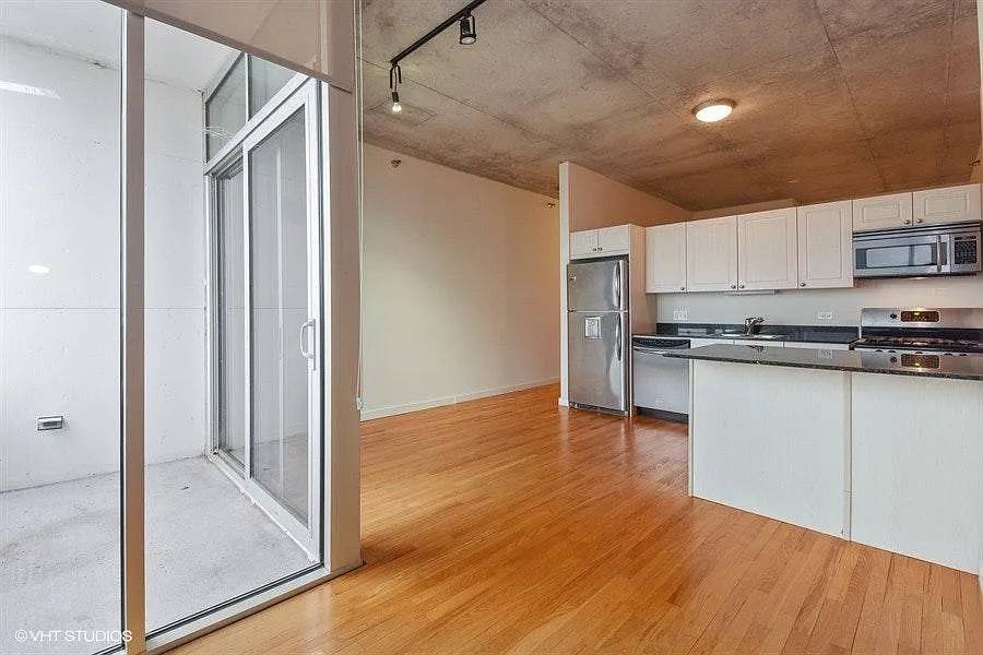 1720 S Michigan Avenue Unit: 2305