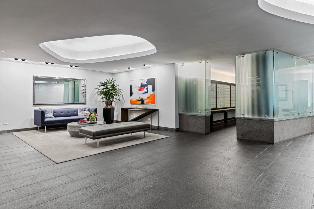 240 E ILLINOIS Street Unit: 606