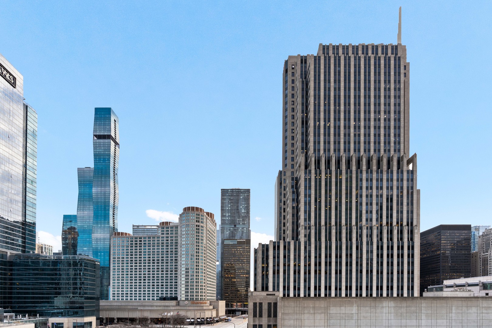 240 E ILLINOIS Street Unit: 606