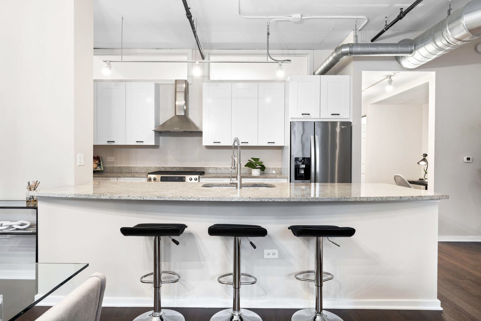 240 E ILLINOIS Street Unit: 606