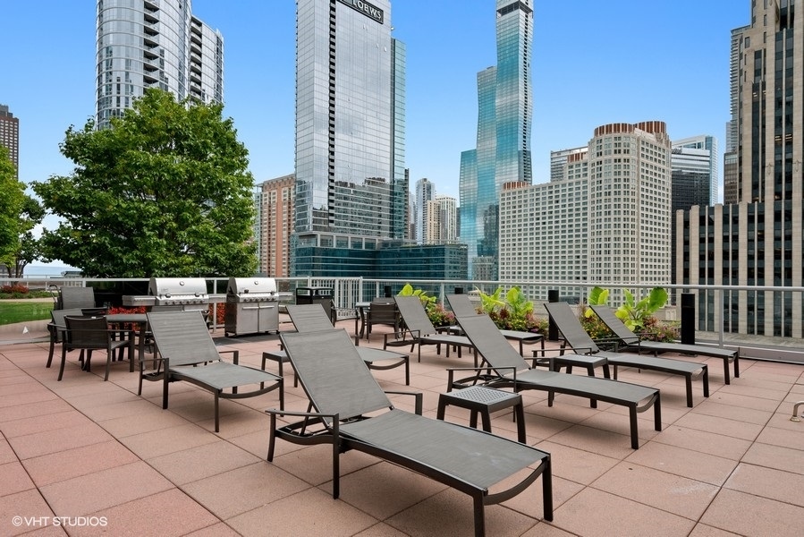 240 E ILLINOIS Street Unit: 606