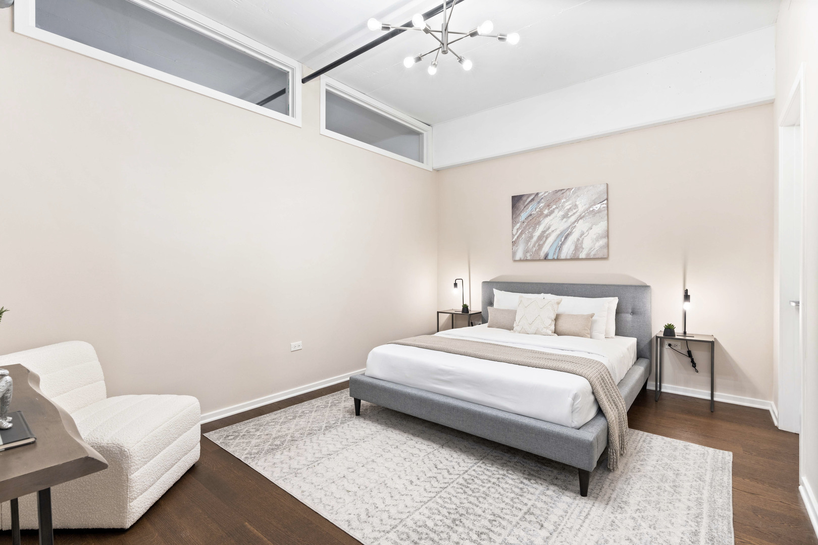 240 E ILLINOIS Street Unit: 606