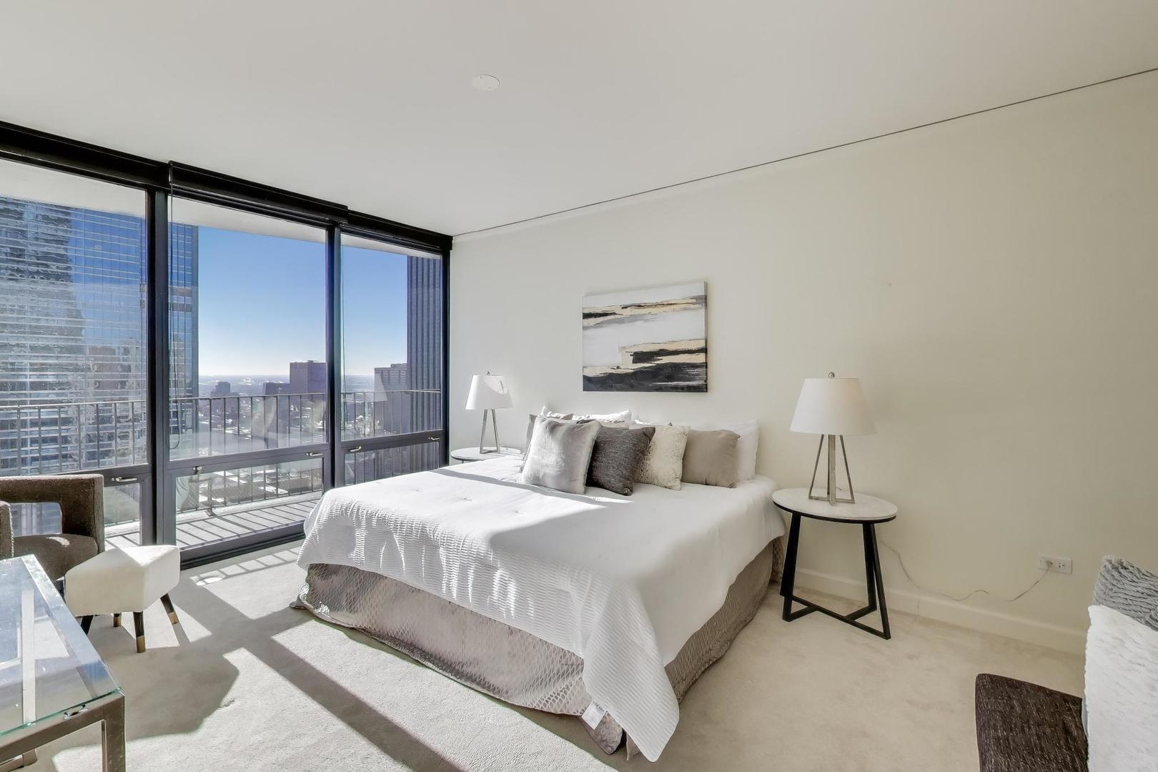 225 N Columbus Drive Unit: 5310
