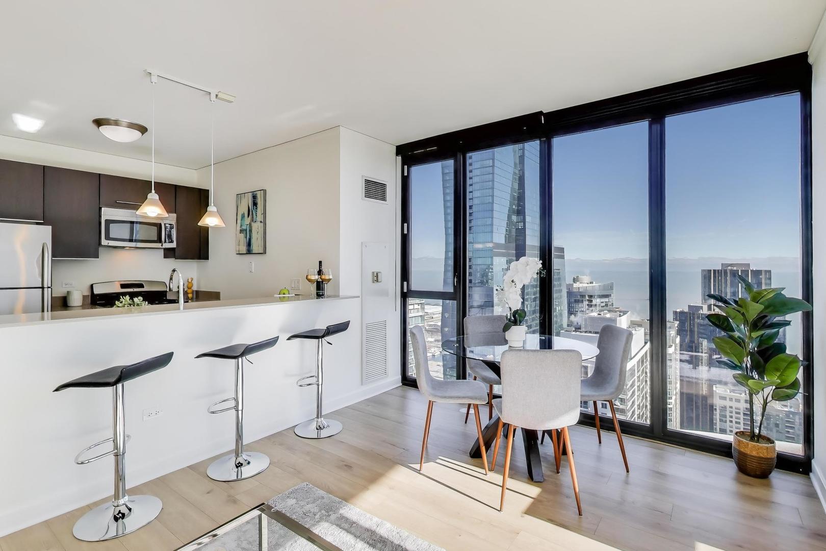 225 N Columbus Drive Unit: 5310