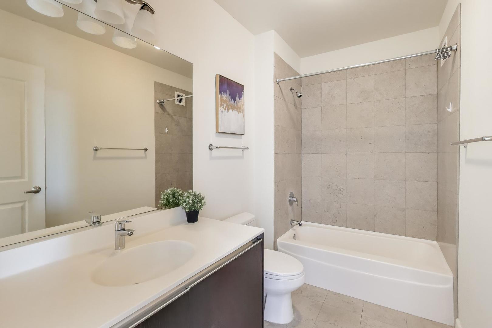 225 N Columbus Drive Unit: 5310