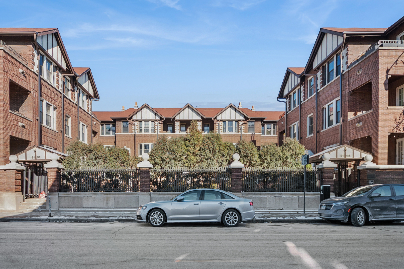 2114 W North Avenue Unit: 2E