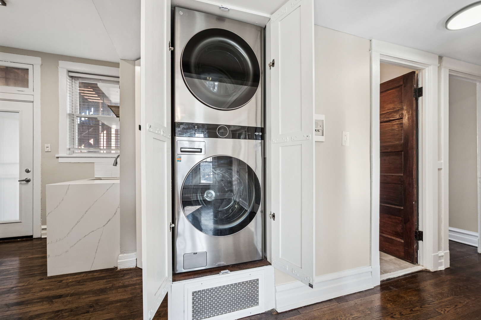 2114 W North Avenue Unit: 2E