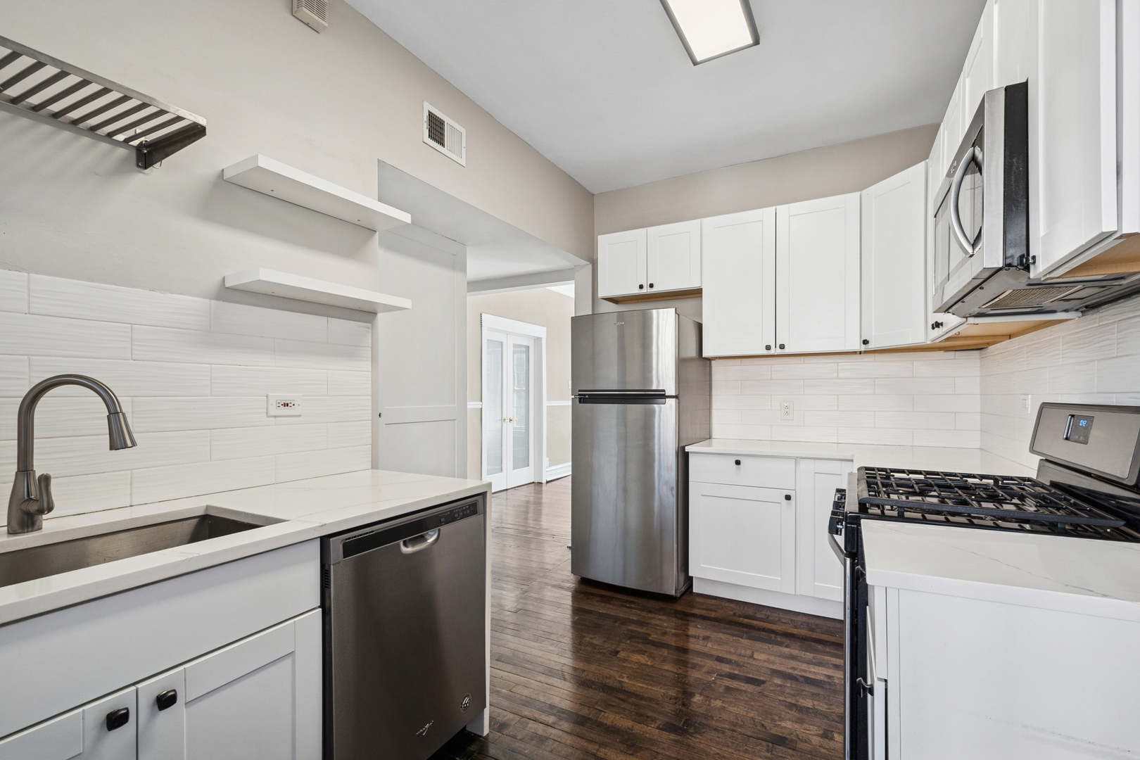 2114 W North Avenue Unit: 2E