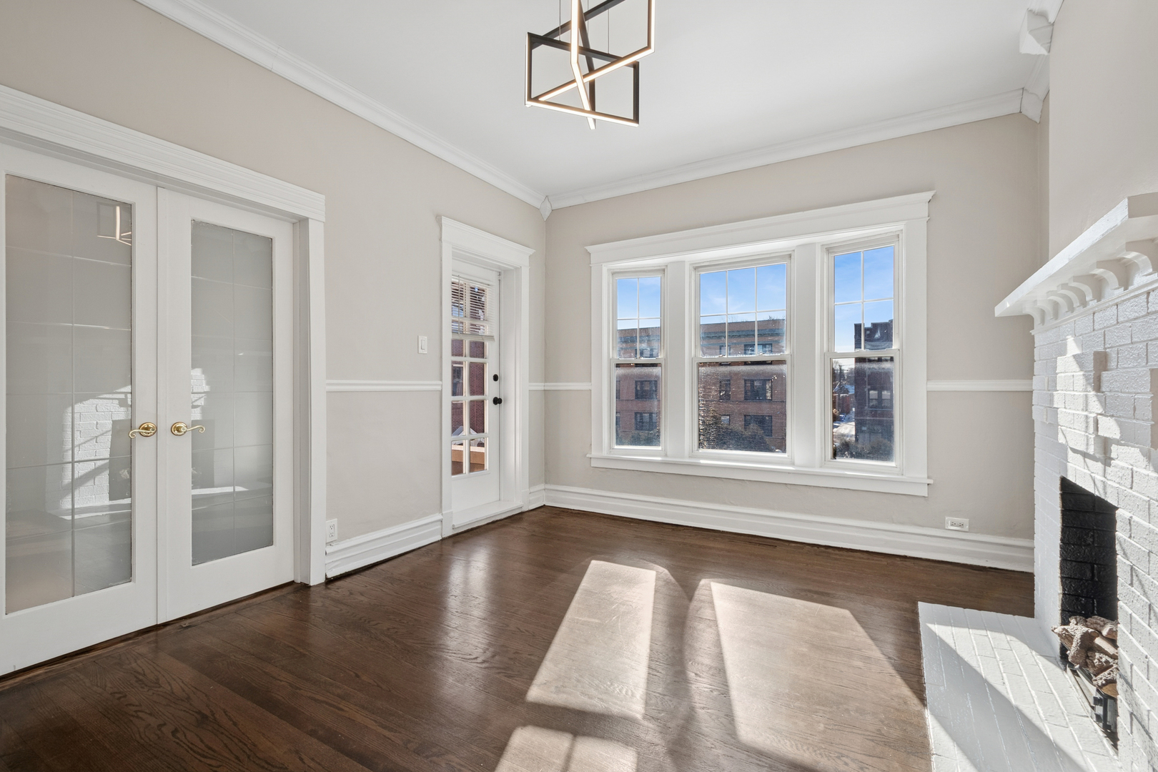 2114 W North Avenue Unit: 2E