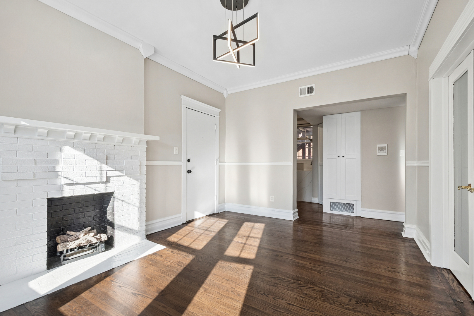 2114 W North Avenue Unit: 2E