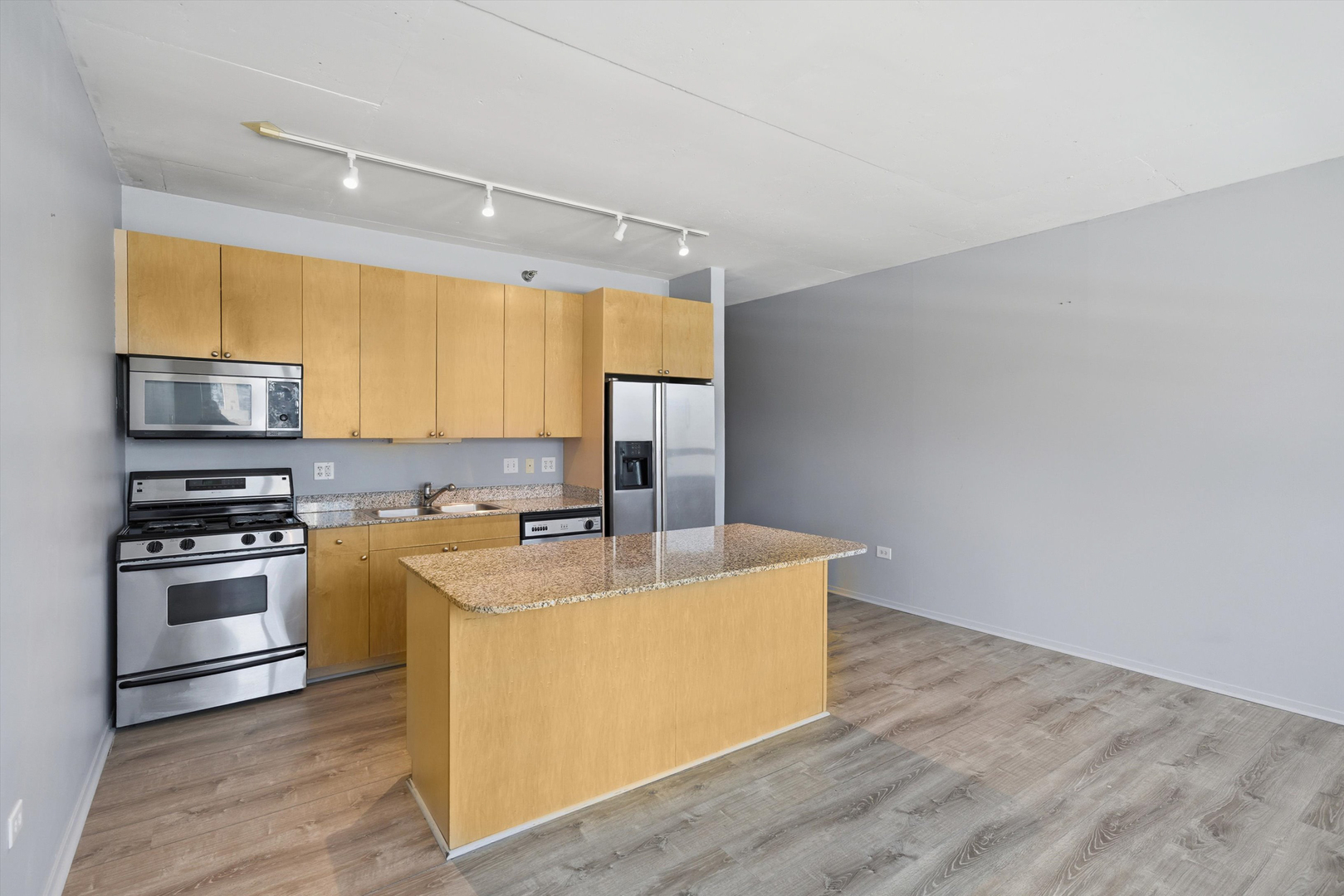 701 S Wells Street Unit: 902