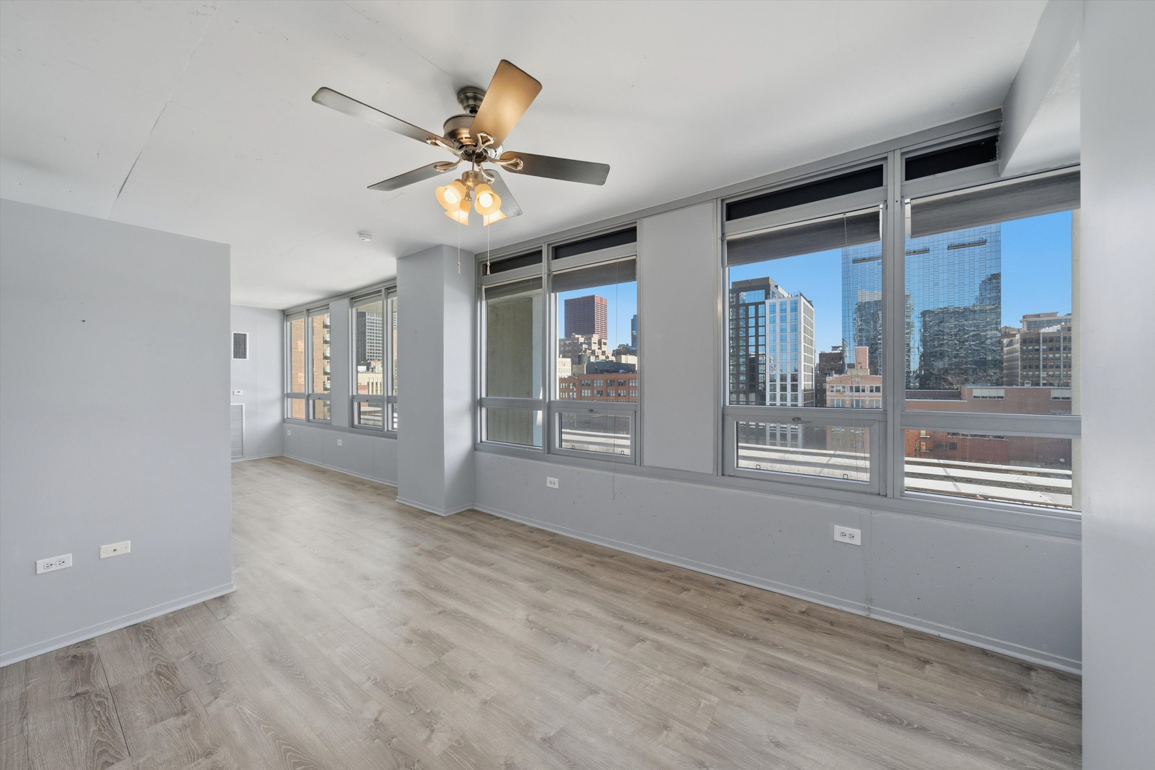 701 S Wells Street Unit: 902