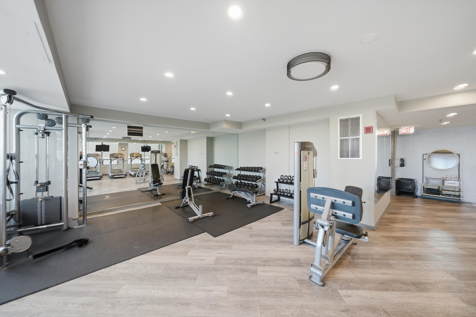 701 S Wells Street Unit: 902