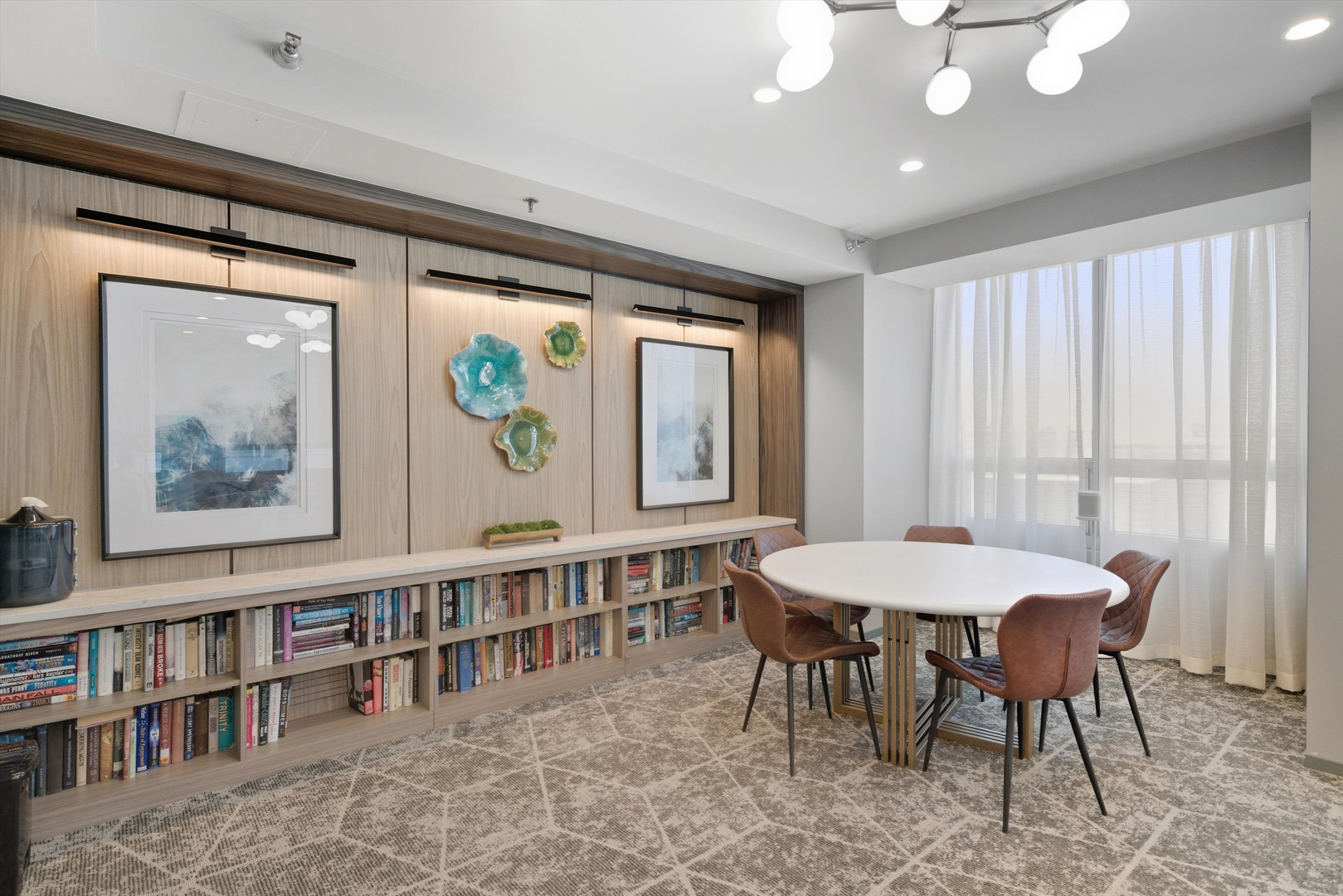 701 S Wells Street Unit: 902