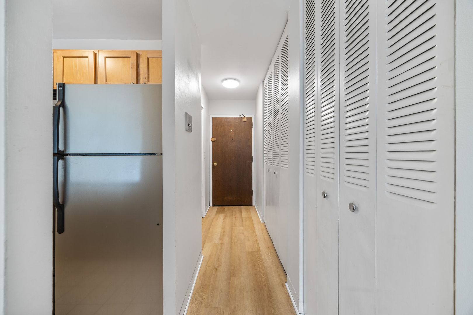 607 W Wrightwood Avenue Unit: 407