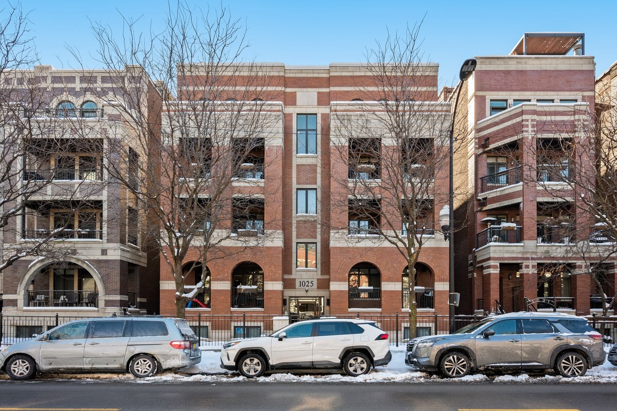 1025 W MONROE Street Unit: 3W