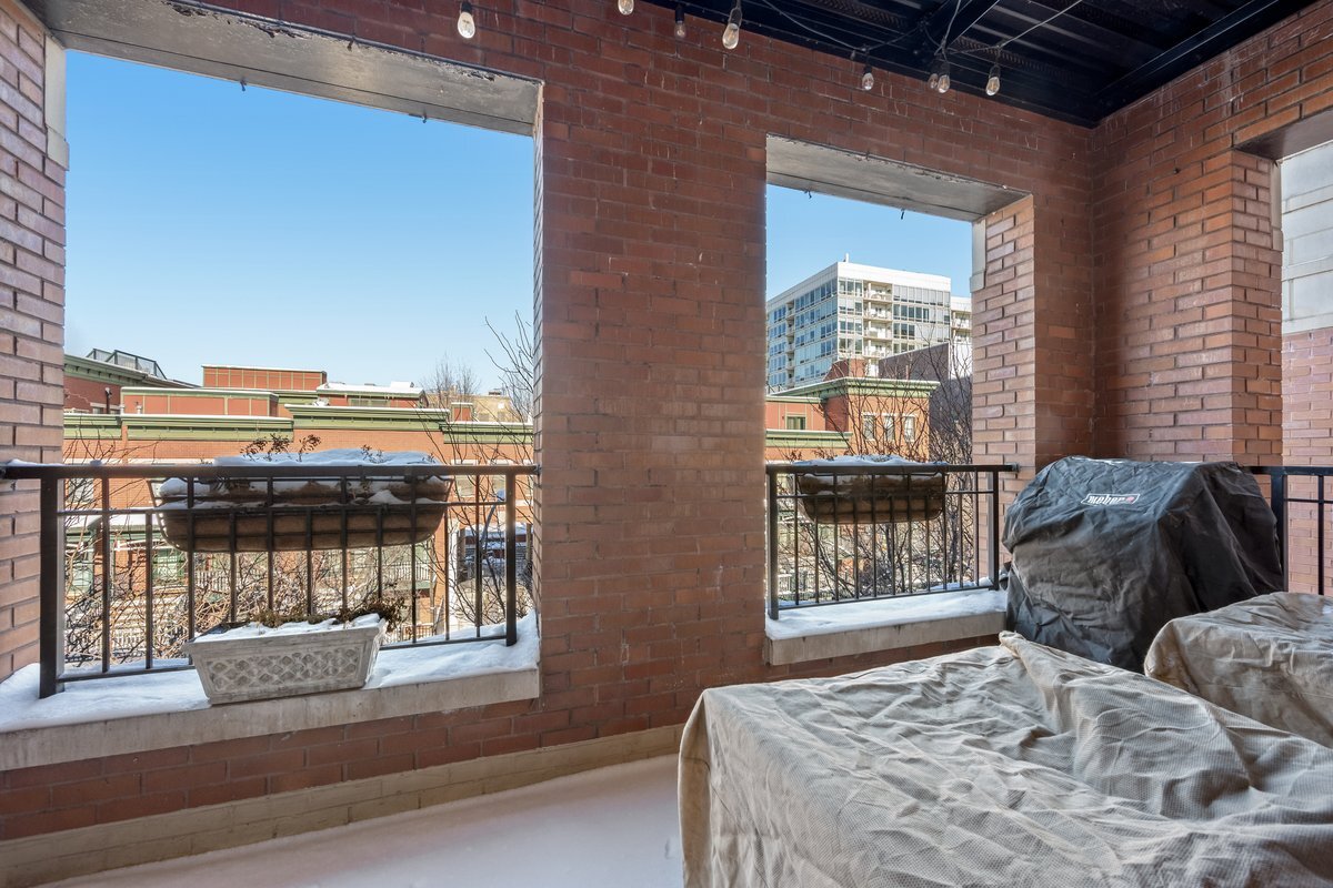 1025 W MONROE Street Unit: 3W