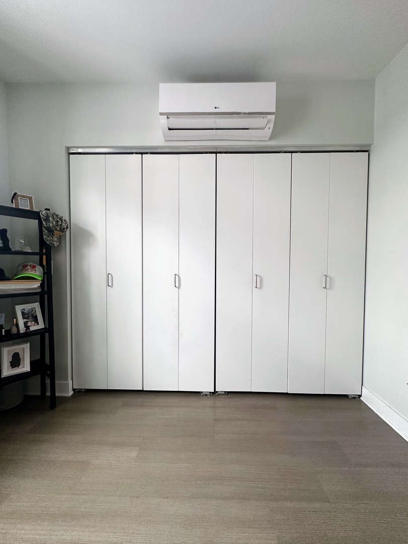 2806 N Leavitt Street Unit: 102