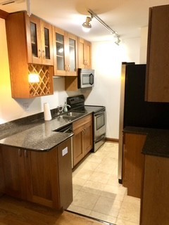 512 W Barry Avenue Unit: 206
