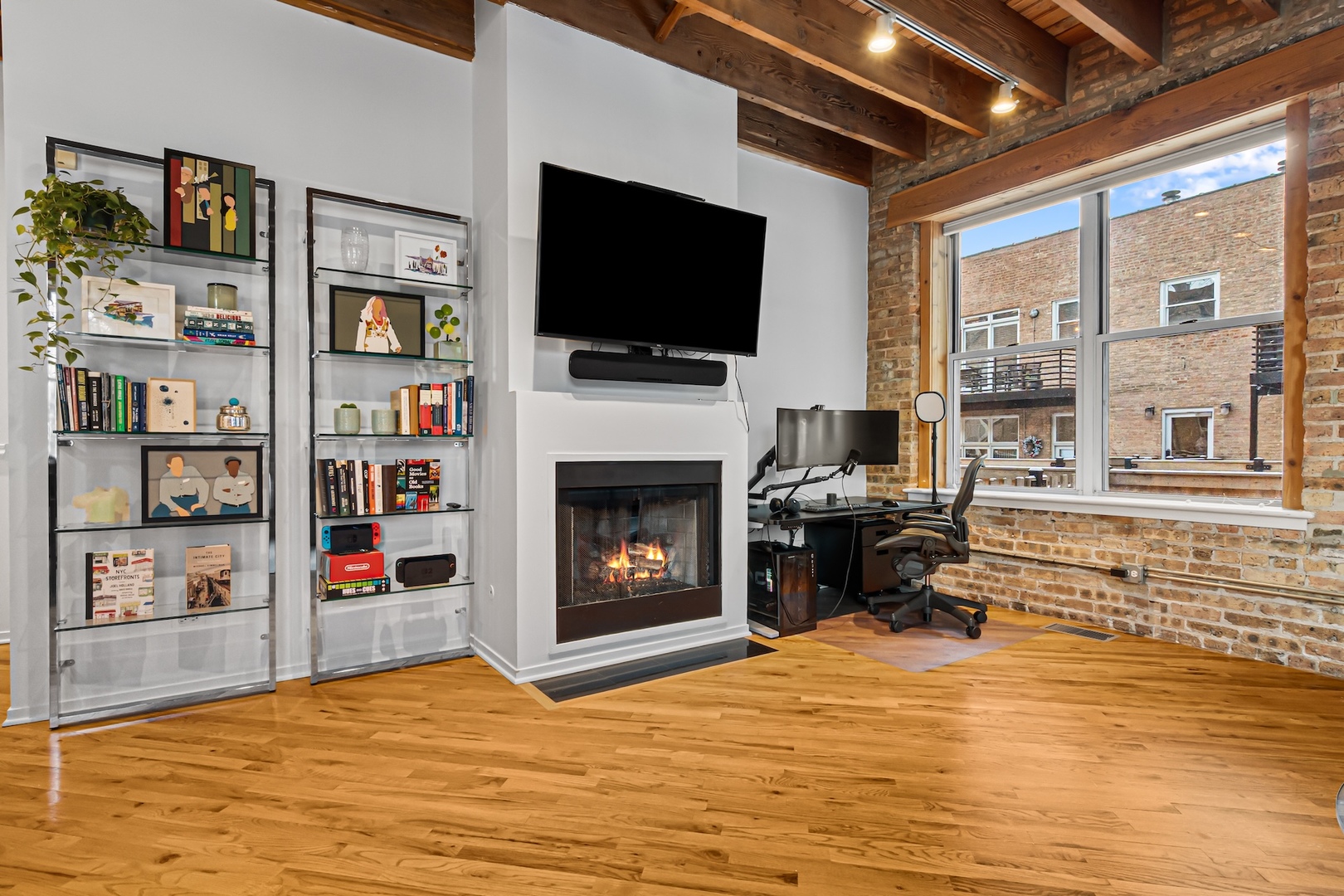 2021 W Willow Street Unit: 102