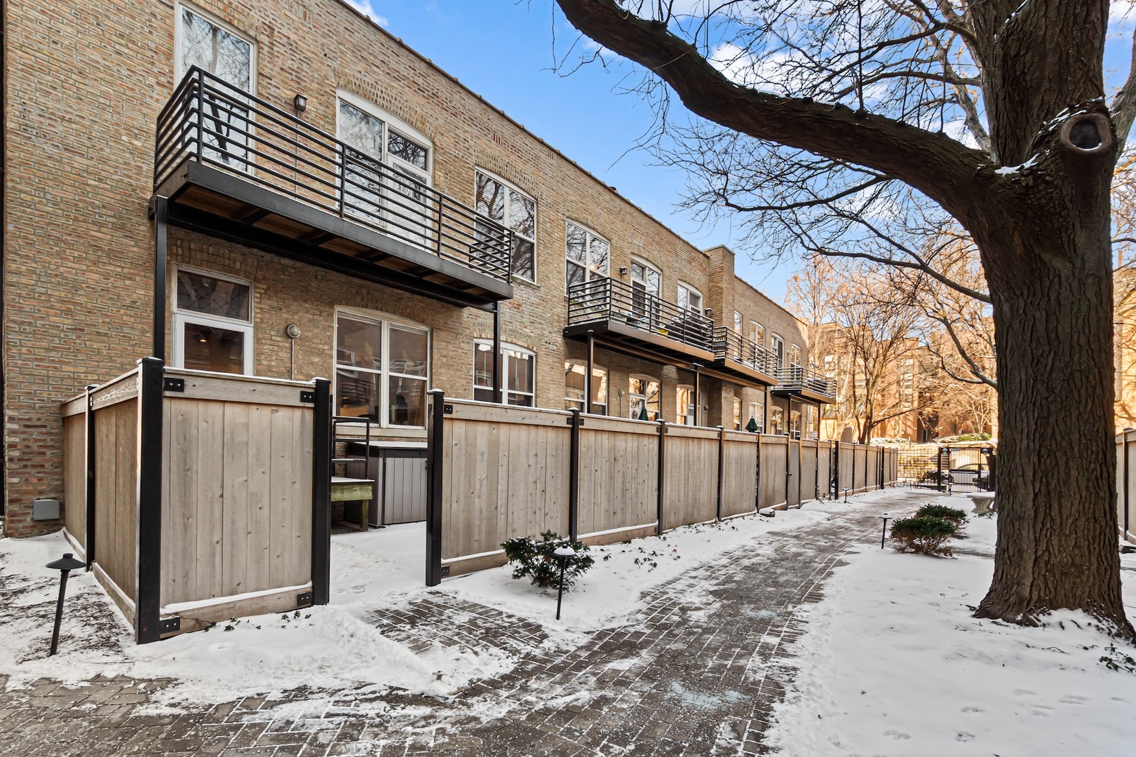 2021 W Willow Street Unit: 102