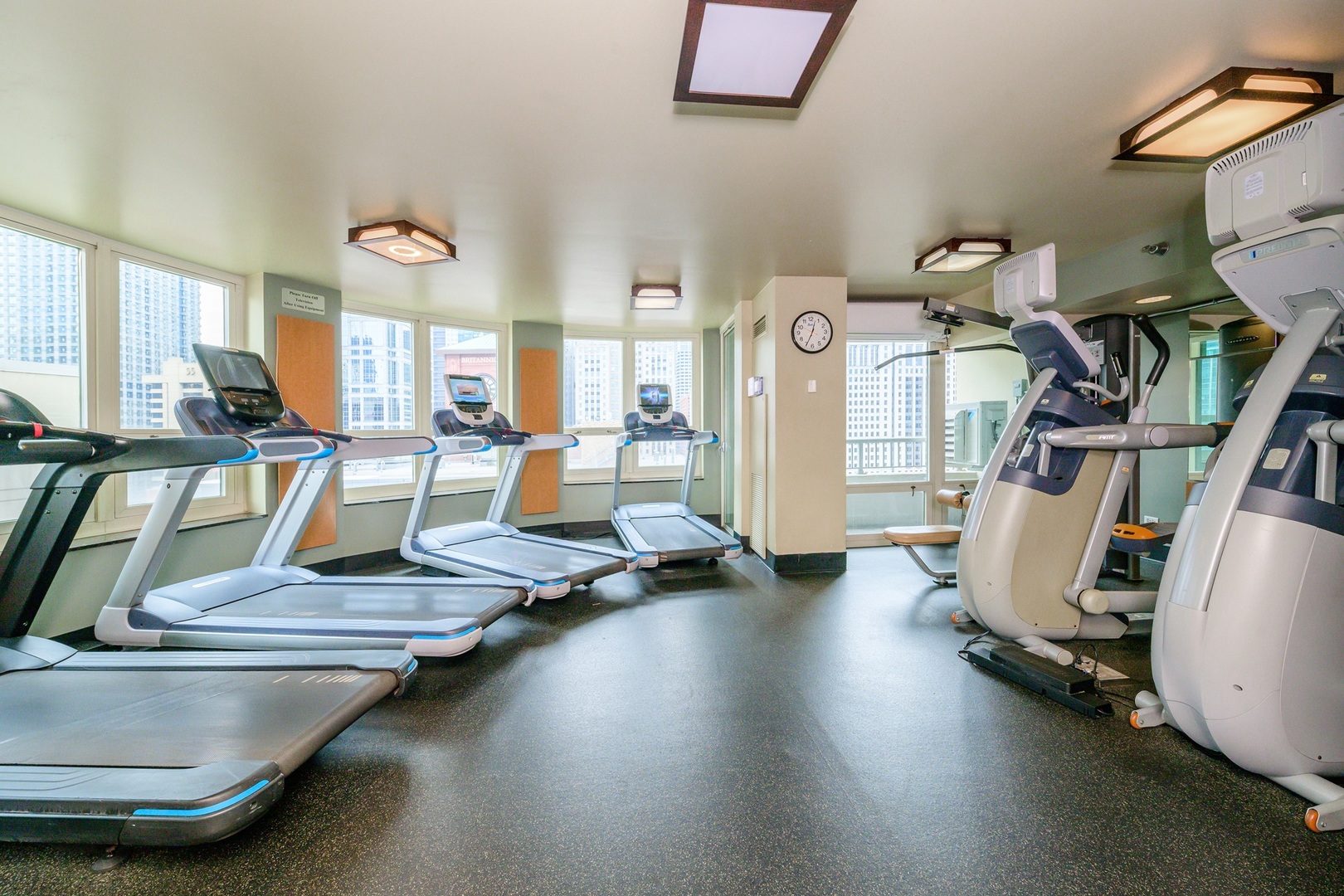 345 N La Salle Drive Unit: 1006