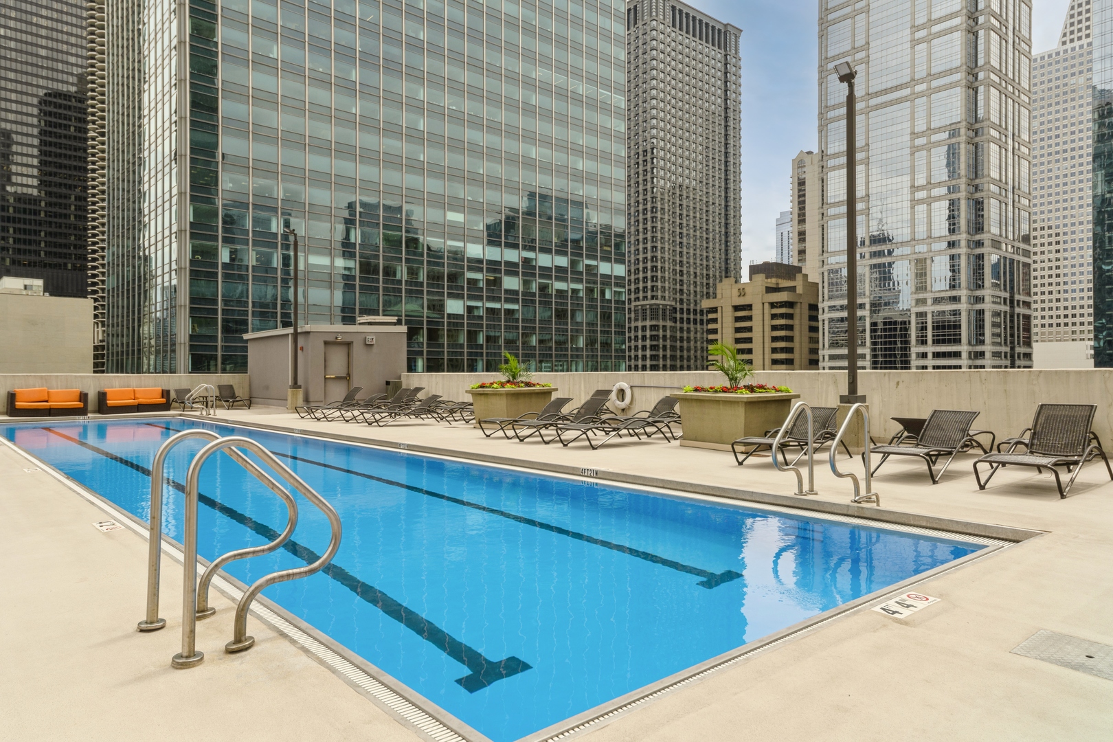 345 N La Salle Drive Unit: 1006