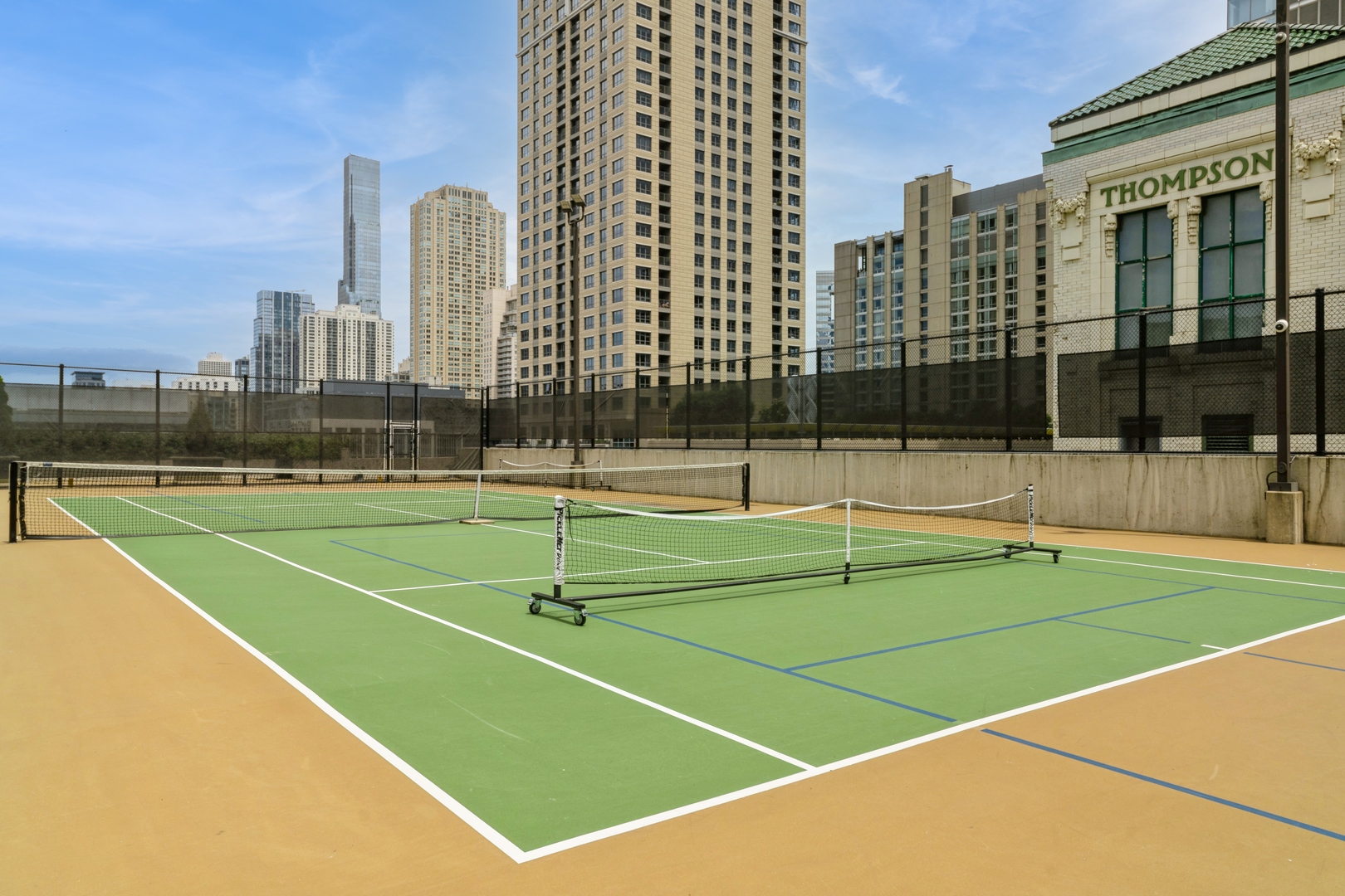 345 N La Salle Drive Unit: 1006