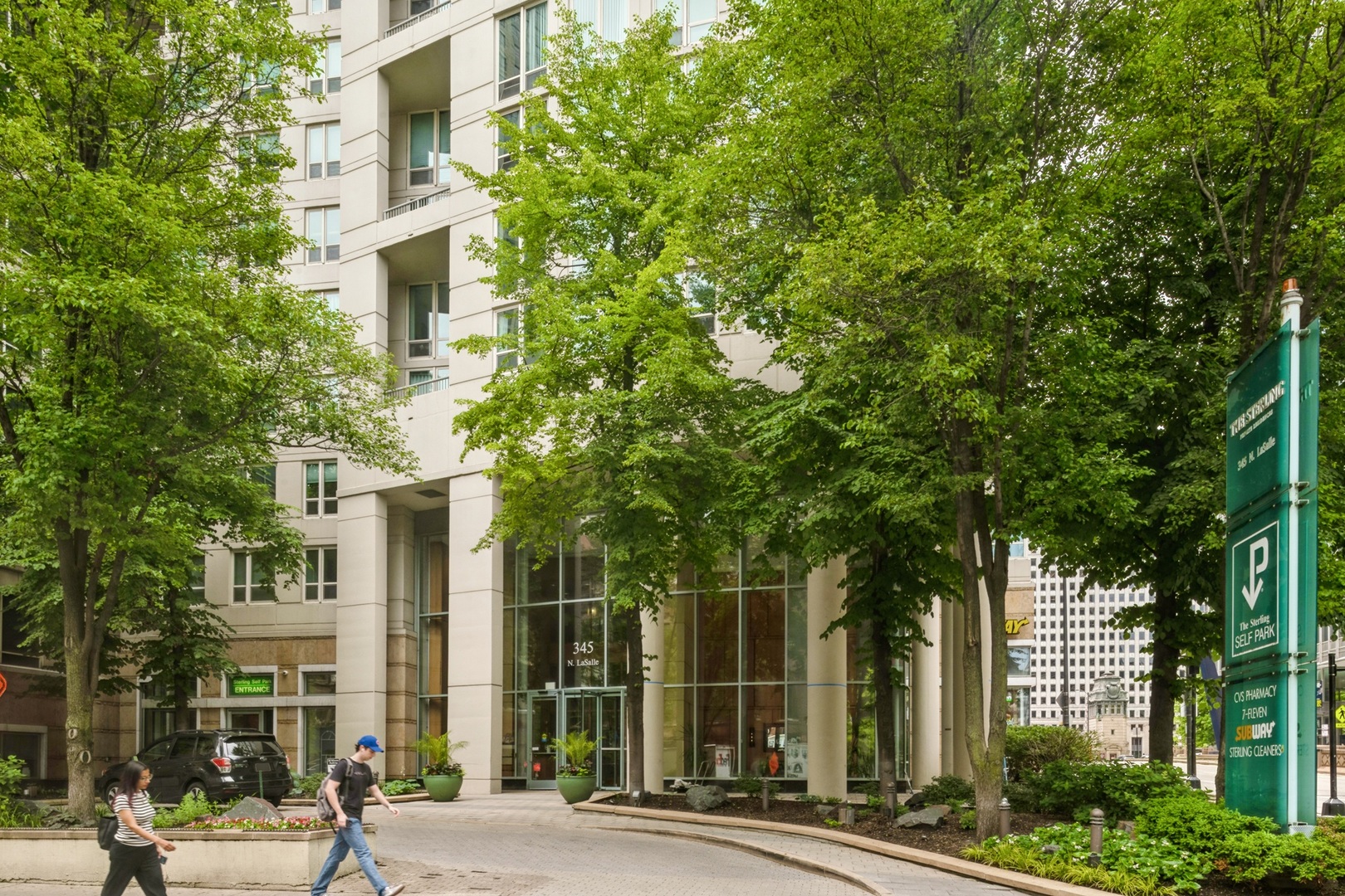 345 N La Salle Drive Unit: 1006