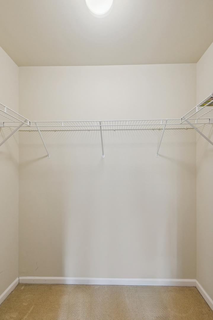 345 N La Salle Drive Unit: 1006