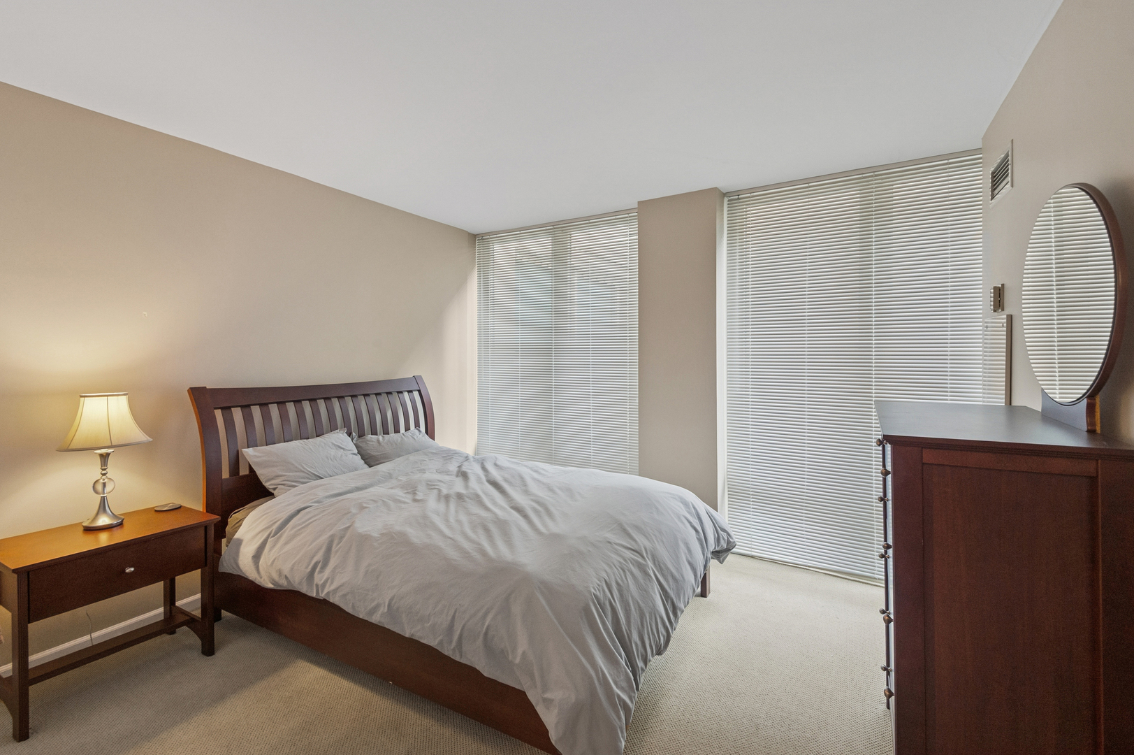 345 N La Salle Drive Unit: 1006