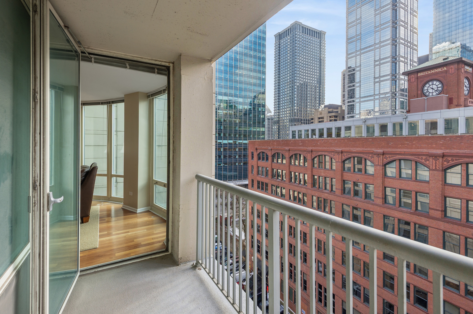 345 N La Salle Drive Unit: 1006