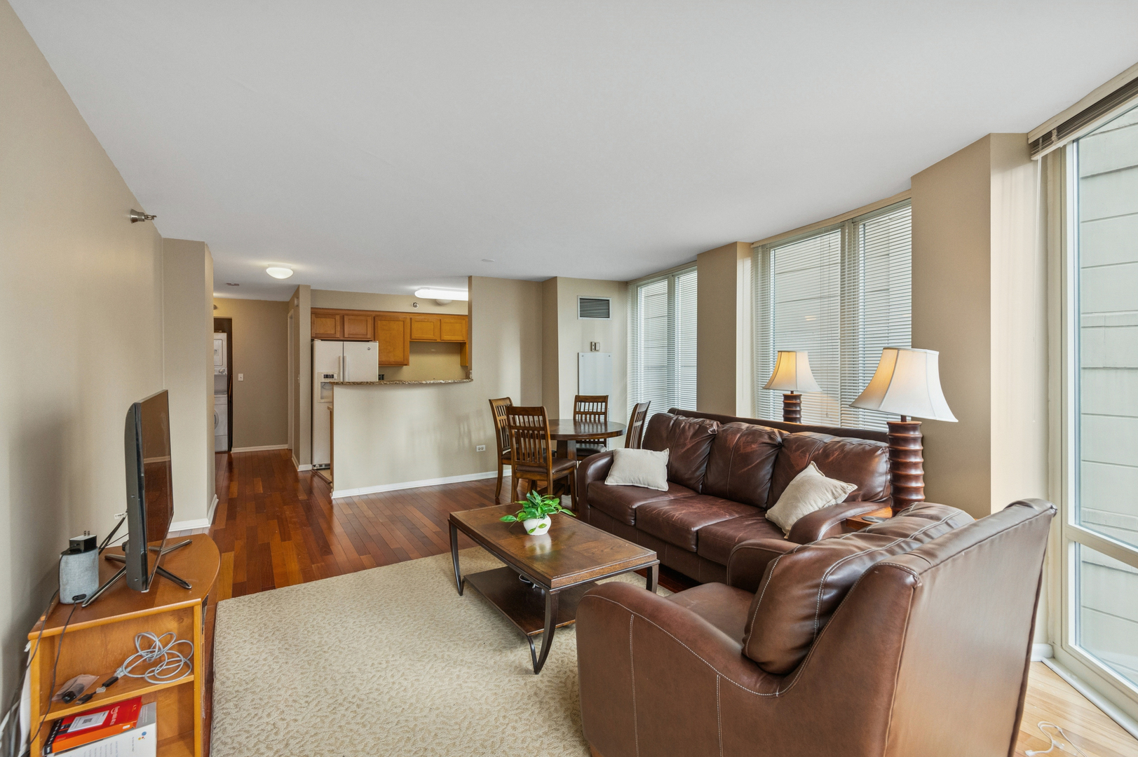 345 N La Salle Drive Unit: 1006