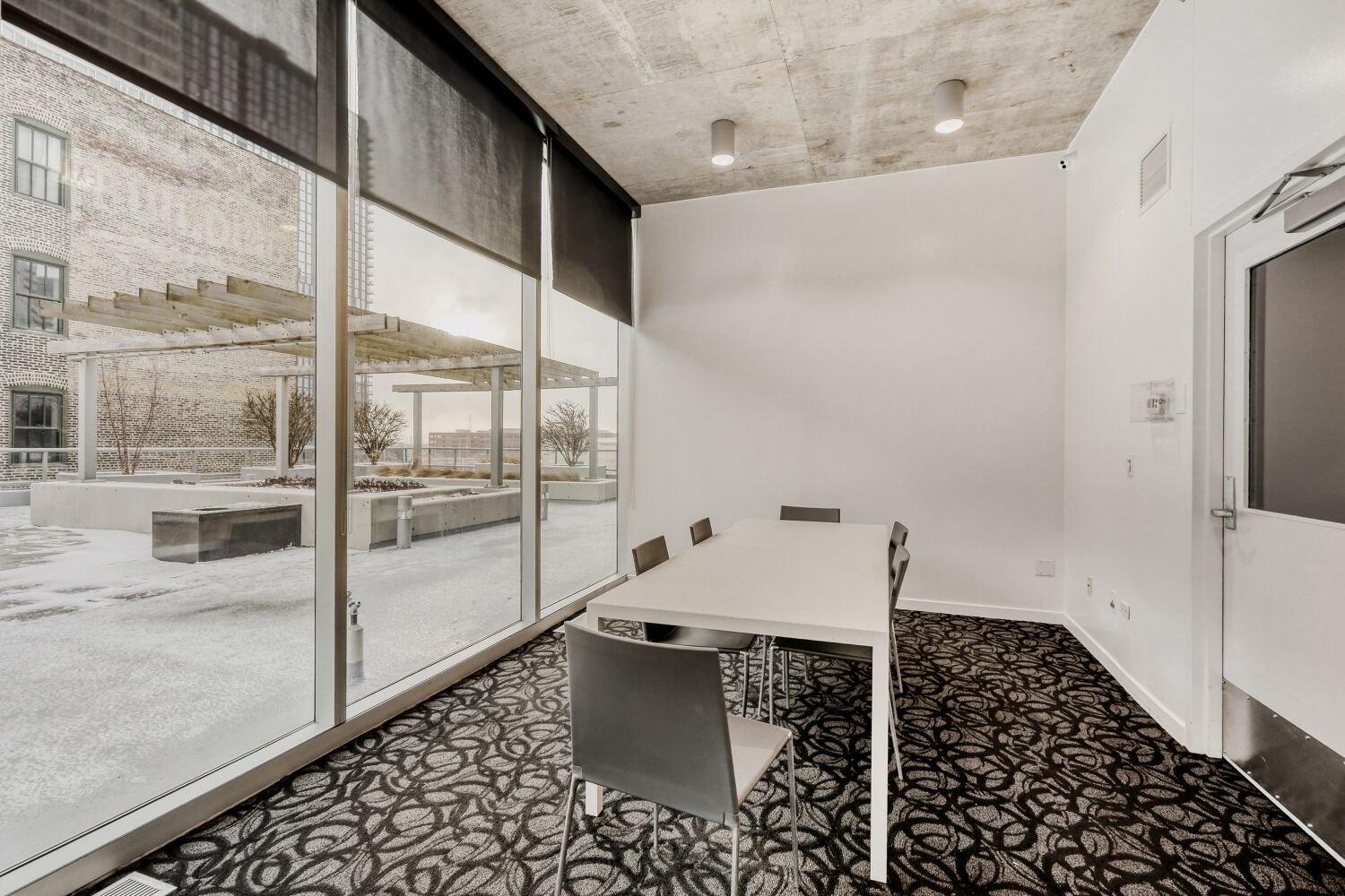 611 S Wells Street Unit: 2304