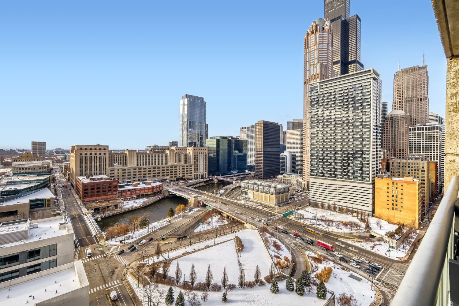 611 S Wells Street Unit: 2304