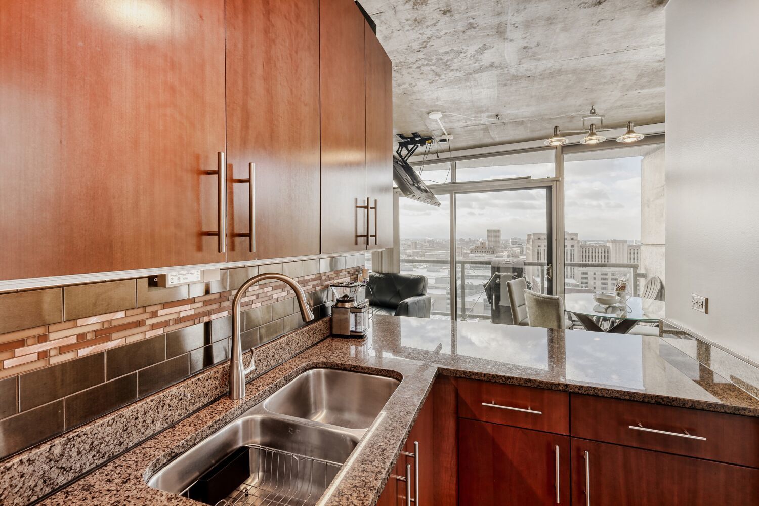 611 S Wells Street Unit: 2304