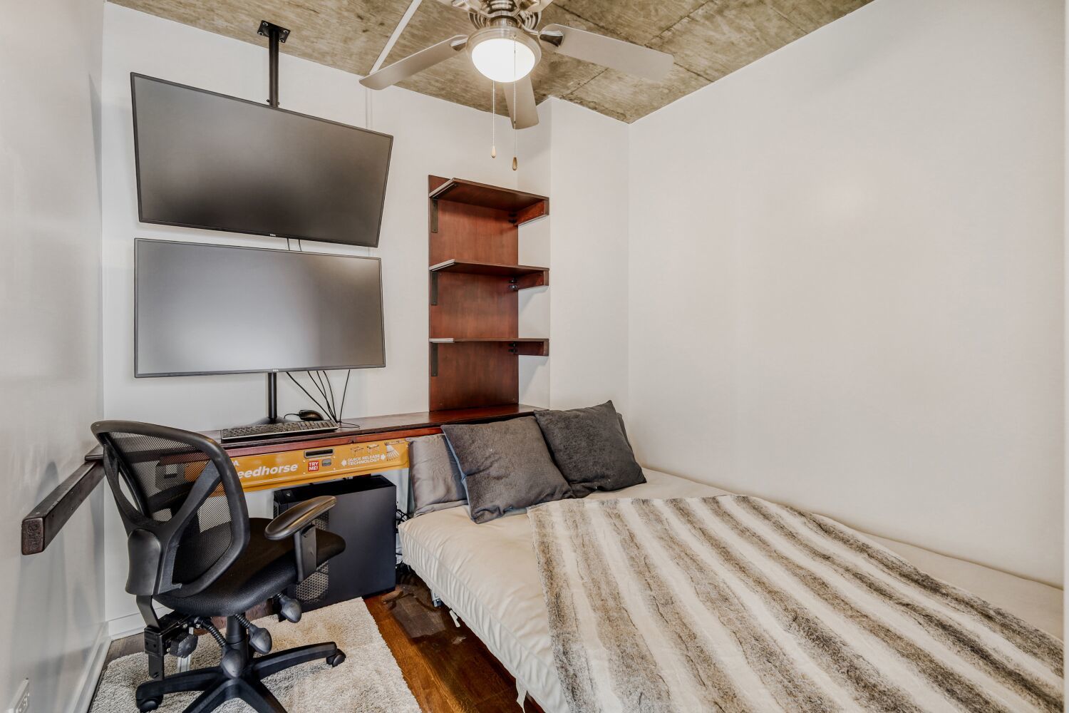 611 S Wells Street Unit: 2304