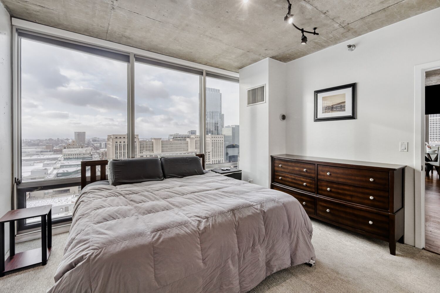 611 S Wells Street Unit: 2304