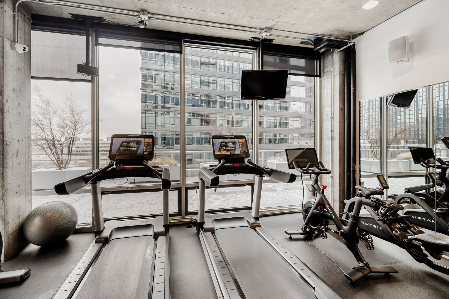 611 S Wells Street Unit: 2304