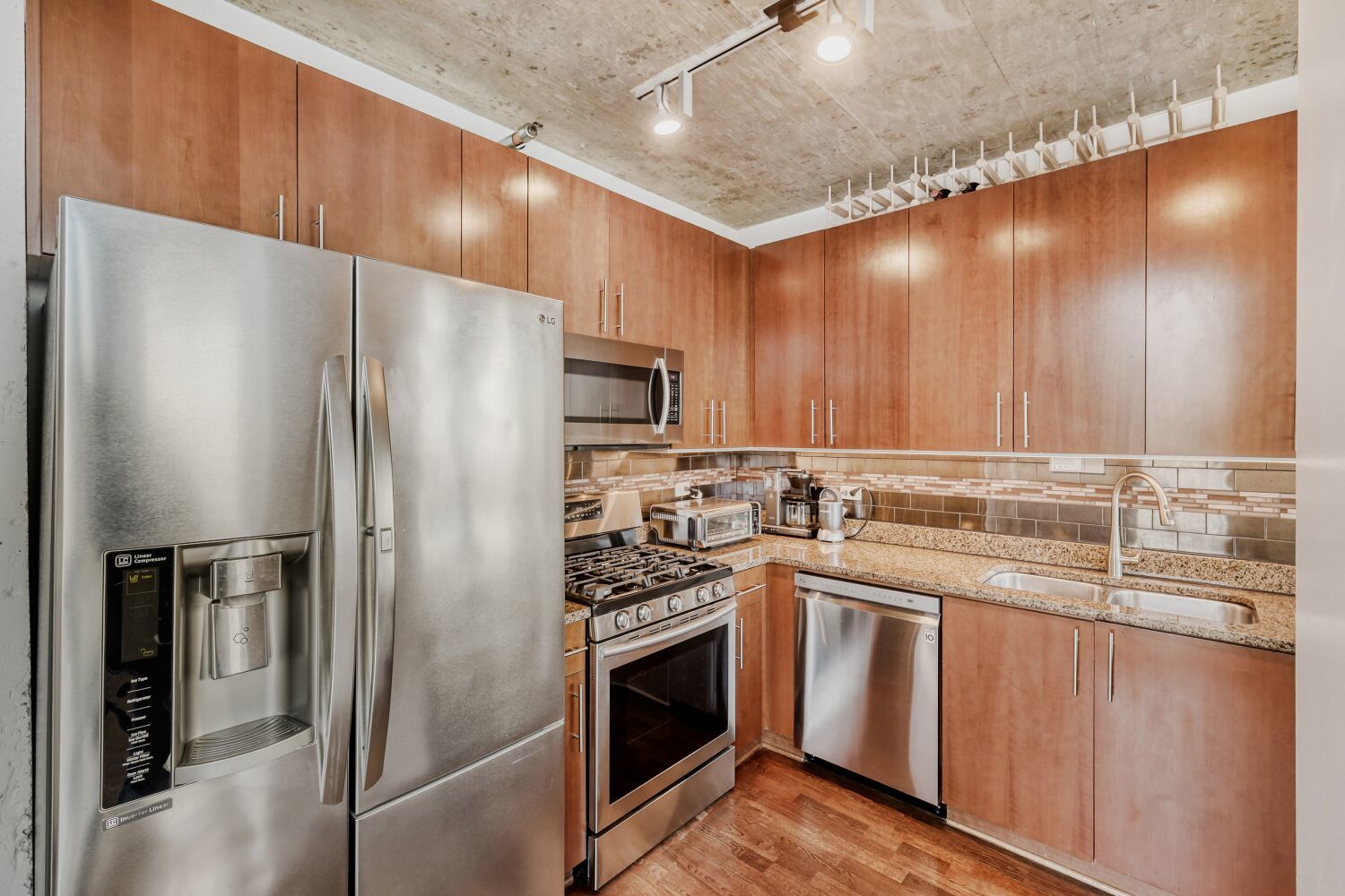 611 S Wells Street Unit: 2304