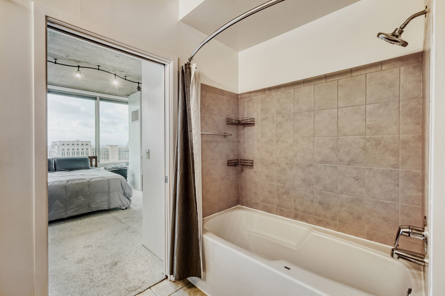 611 S Wells Street Unit: 2304