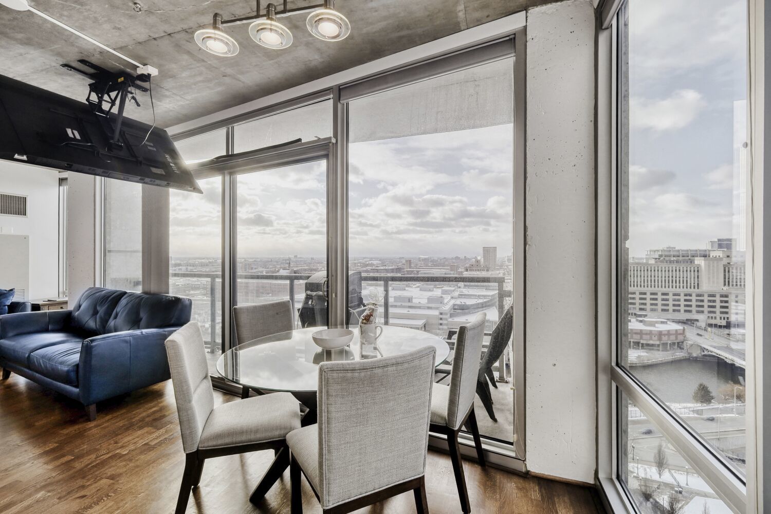 611 S Wells Street Unit: 2304
