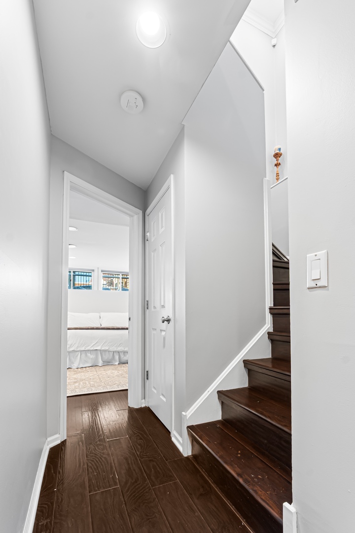 2451 N Greenview Avenue Unit: 1